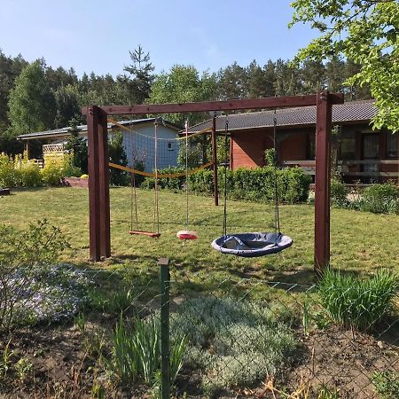 Domek Letniskowy Nad Jeziorem Wiejskim Lakie Exteriör bild